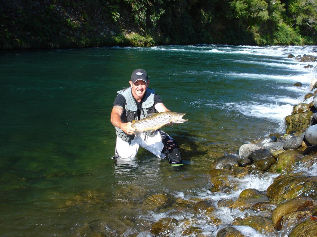 Turangi Trout Lodge Eksteriør bilde